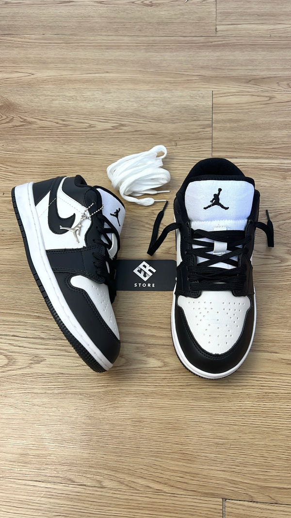 Zapatilla Nike Unisex - Air Jordan 1 Low -Negro/Blanco