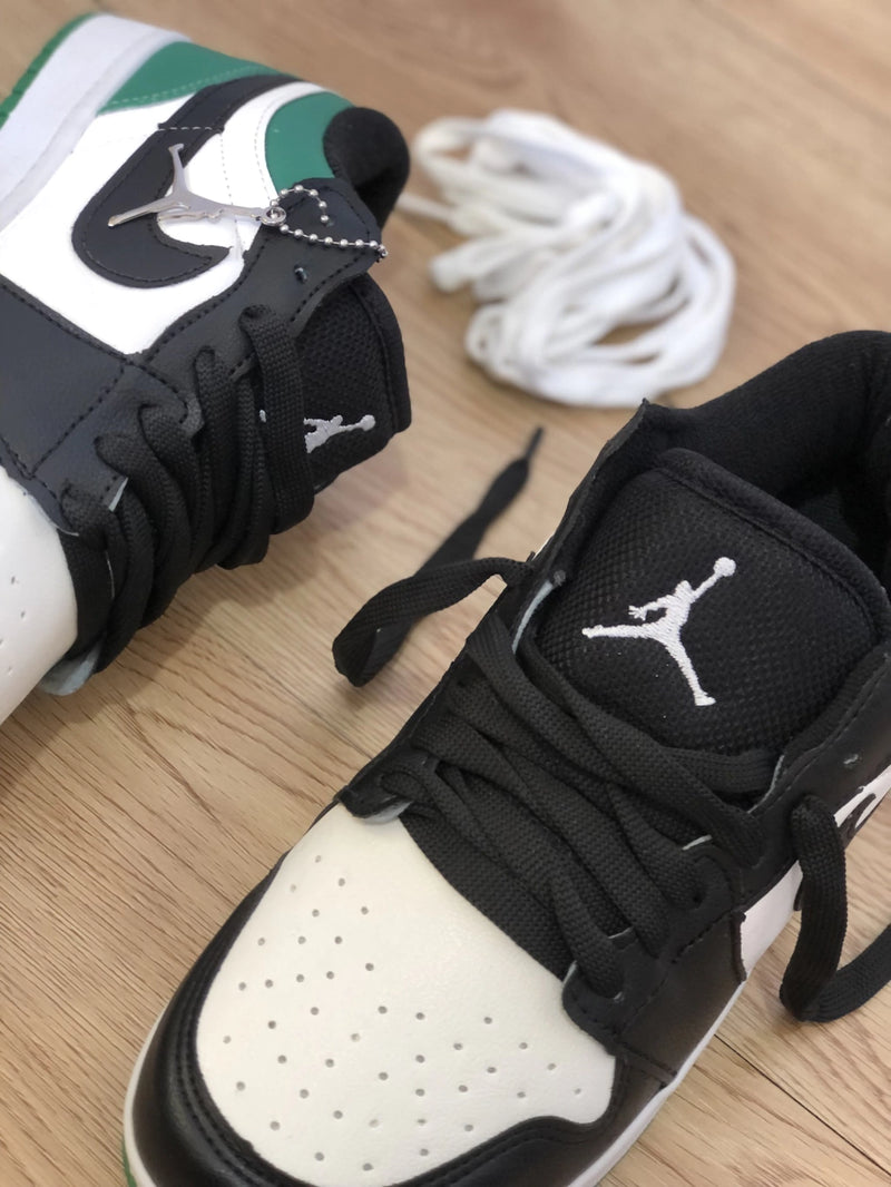 Zapatilla Nike Unisex - Air Jordan 1 Low -Negro/Blanco/Verde