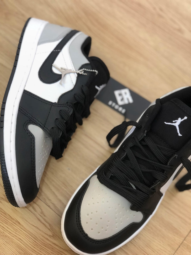 Zapatilla Nike Unisex - Air Jordan 1 Low - Blanco/Negro/Gris