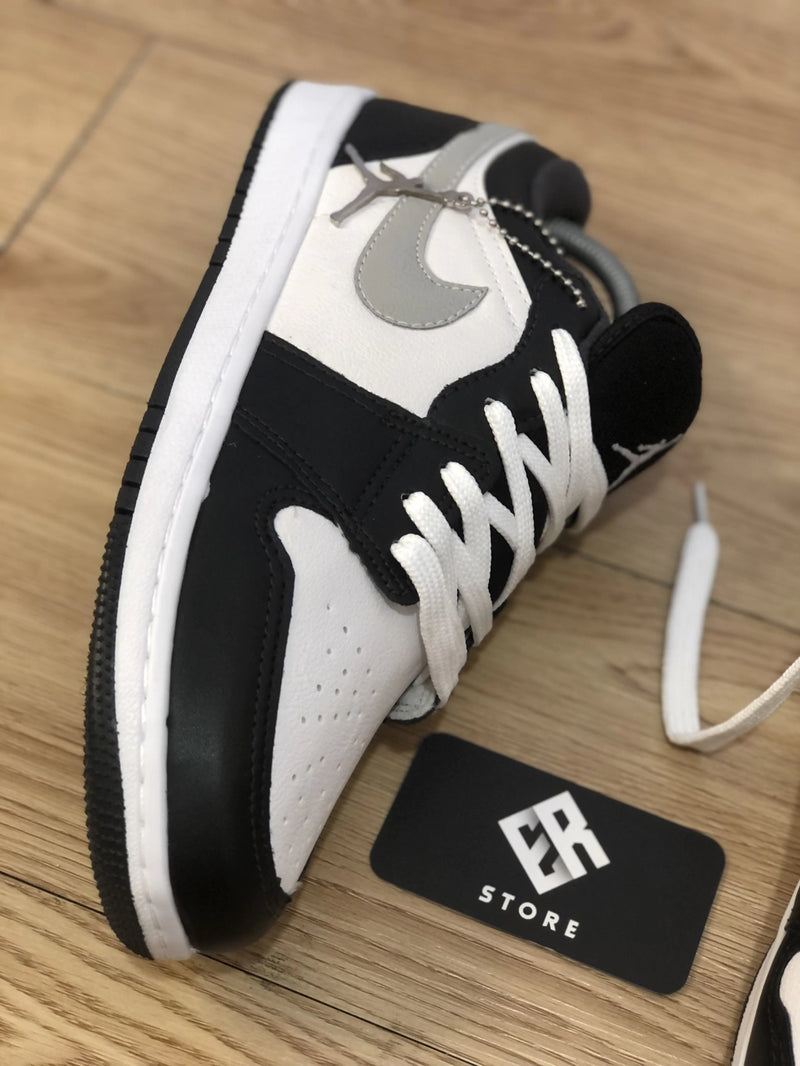 Zapatilla Nike Unisex - Air Jordan 1 Low -Negro/Blanco