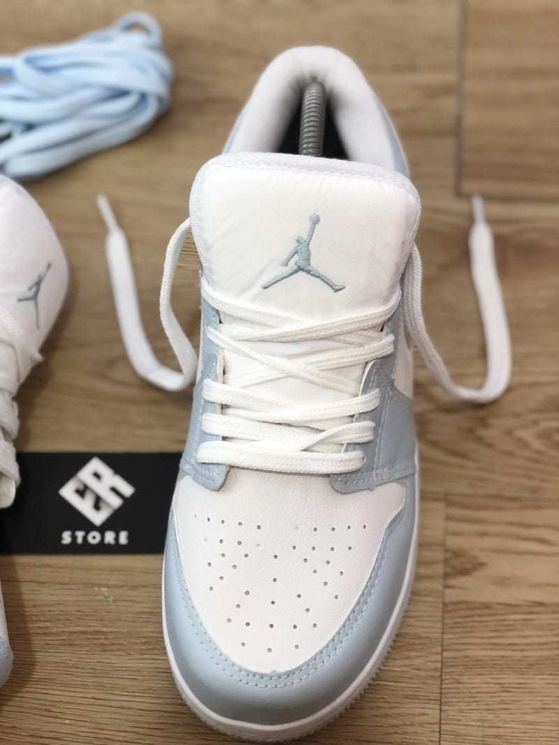 Zapatilla Nike Unisex - Air Jordan 1 Low -Blanco/Azul