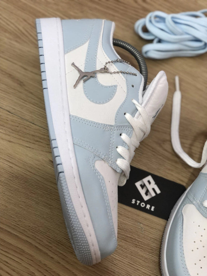 Zapatilla Nike Unisex - Air Jordan 1 Low -Blanco/Azul