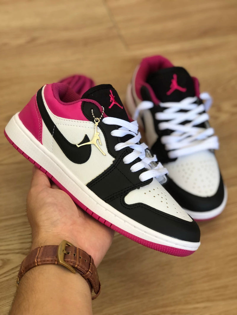 Zapatilla Nike Unisex - Air Jordan 1 Low -Negro/Rosa