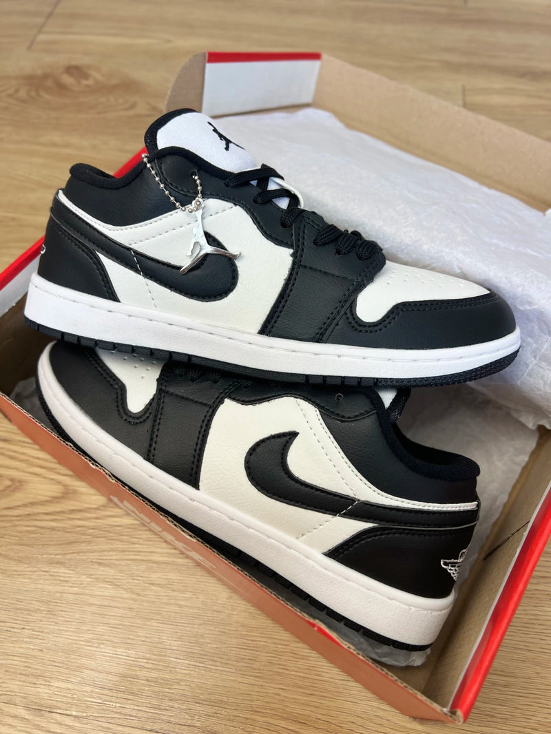 Zapatilla Nike Unisex - Air Jordan 1 Low -Negro/Blanco
